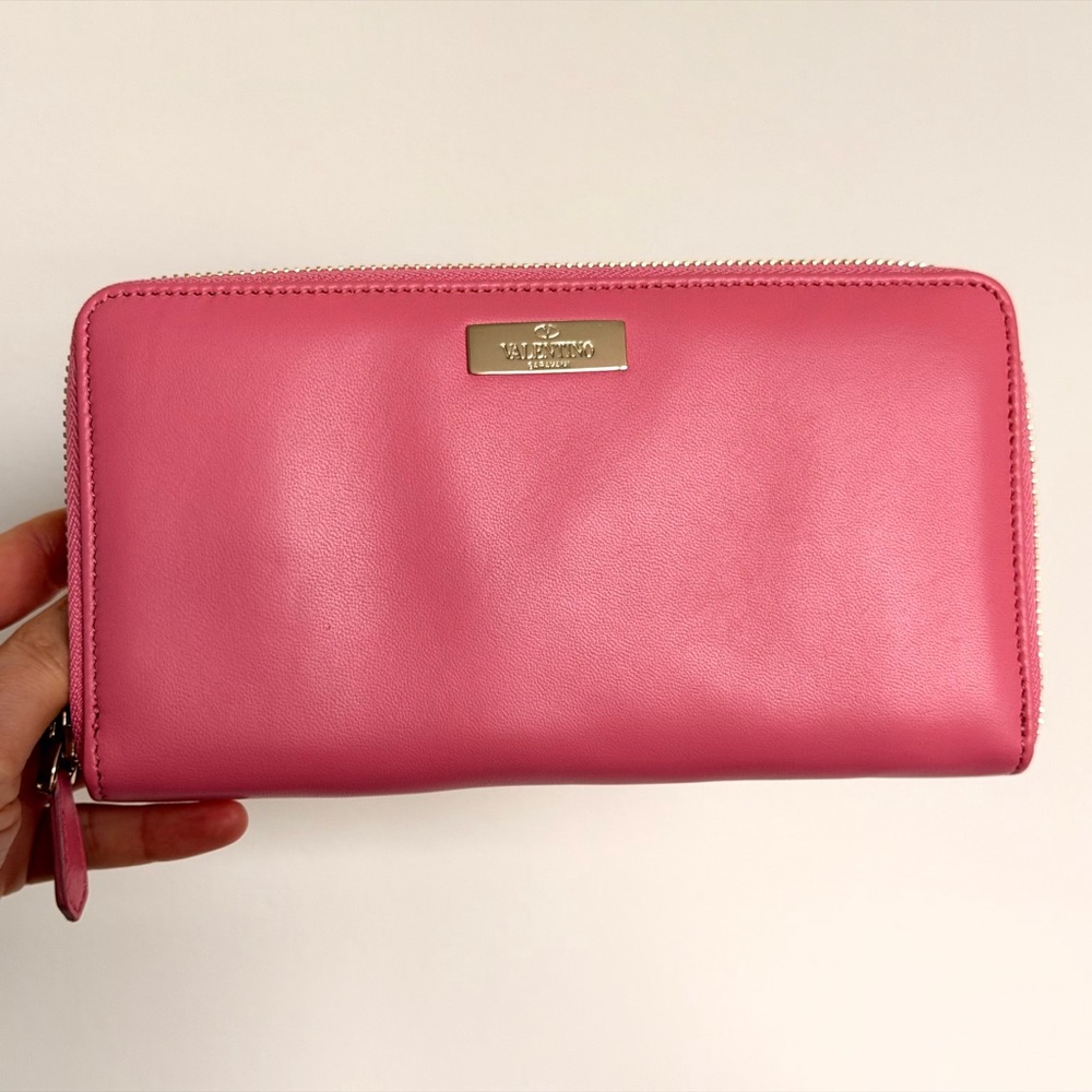 Valentino Garavani Floral Appliqué Wallet - Picture 3 of 16
